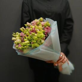Букет из 11 розовых эустом