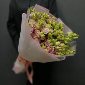 Букет из 15 розовых эустом