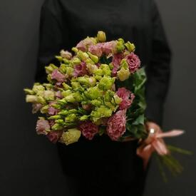 Букет из 11 розовых эустом