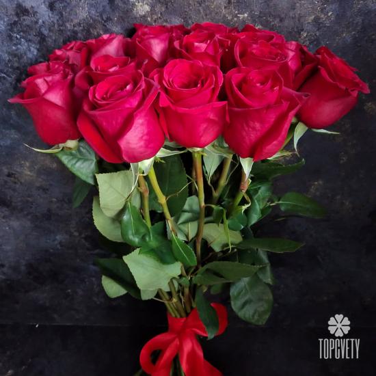 Букет из 25 красных роз Фридом
