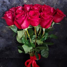 Букет из 25 красных роз Фридом