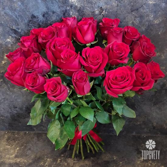 Букет из 21 красной розы Эксплорер 70см