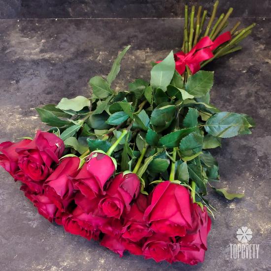 Букет из 21 красной розы Эксплорер 70см