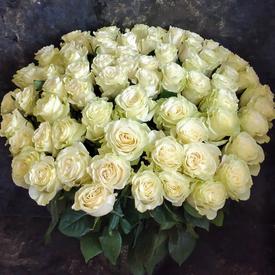 Букет из 75 белых роз Мондиаль 70см