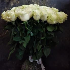 Букет из 75 белых роз Мондиаль 70см