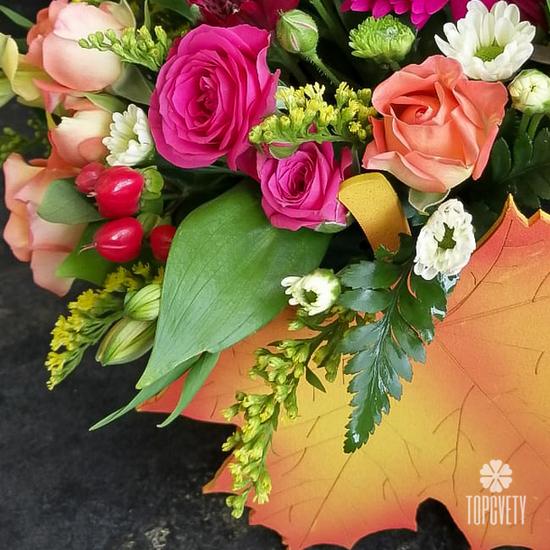 Букет из кустовых роз и гербер