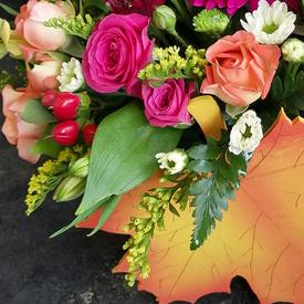 Букет из кустовых роз и гербер