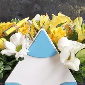 Букет из роз, хризантем и гербер