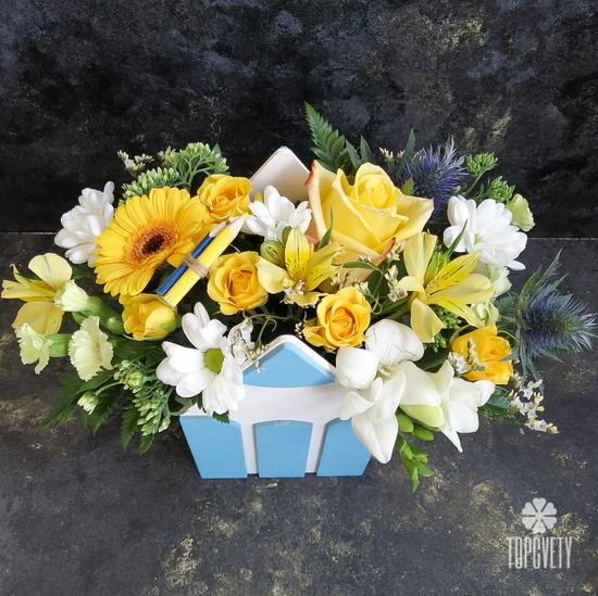 Букет из роз, хризантем и гербер