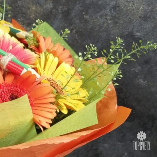 Букет из 15 гербер микс