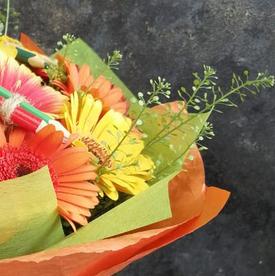 Букет из 15 гербер микс