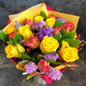 Букет из роз и лимониума