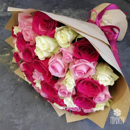 Букет из 51 розы в крафте 40см