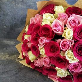 Букет из 51 розы в крафте 40см