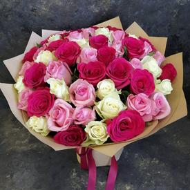 Букет из 51 розы в крафте 40см