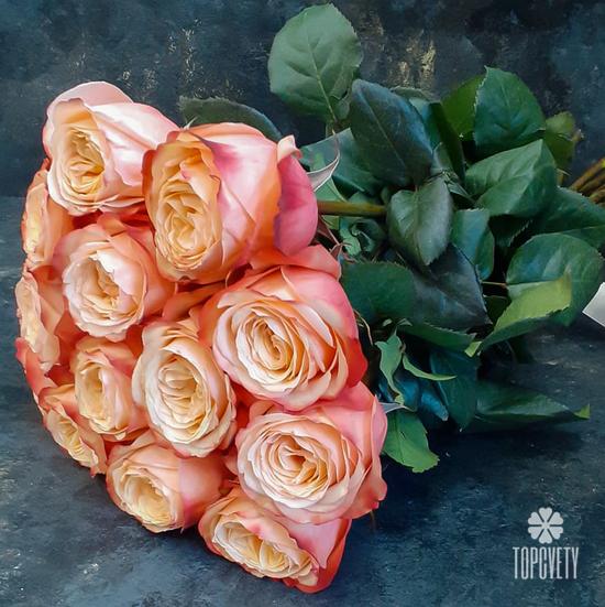 Букет из 11 пионовидных роз Кахала 60см