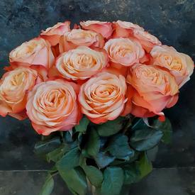 Букет из 13 пионовидных роз Кахала 60см