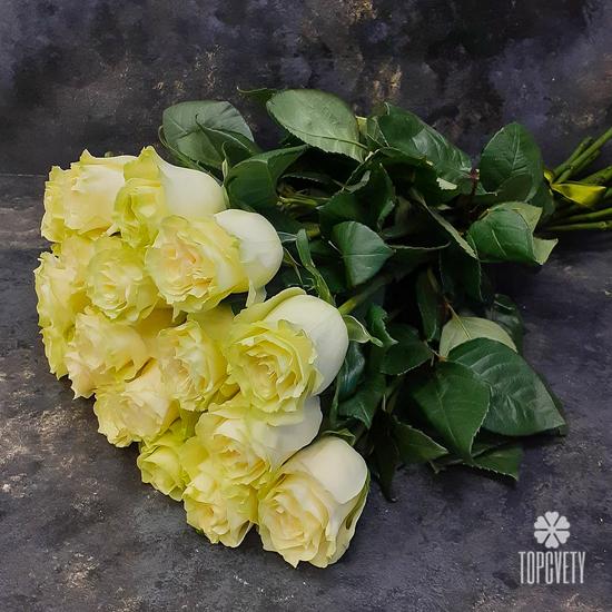 Букет из 19 белых роз Мондиаль 70см