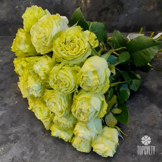 Букет из 25 желтых пионовидных роз Лимонад 50см