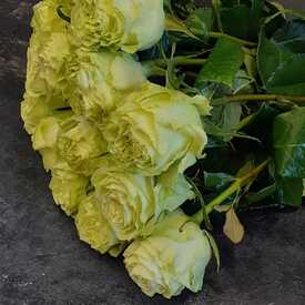 Букет из 17 роз Лимонад 50см