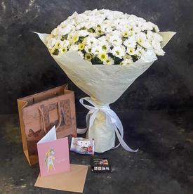 Букет их 21 белой кустовой хризантемы Сантини