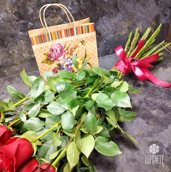 Букет из 17 красных роз Эксплорер 70см