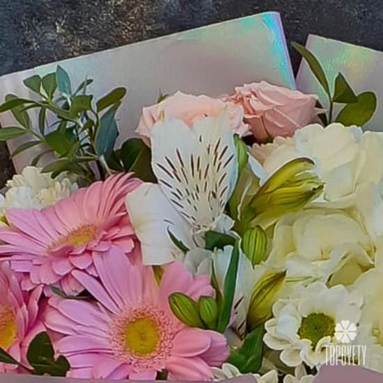 Букет из гортензий, хризантем и гербер 