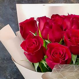 Букет из 11 красных роз Фридом 70см