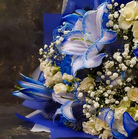 Букет из лилий, роз и гипсофилы