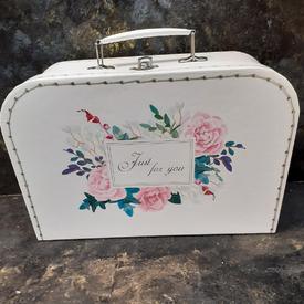 Декоративный чемодан №1