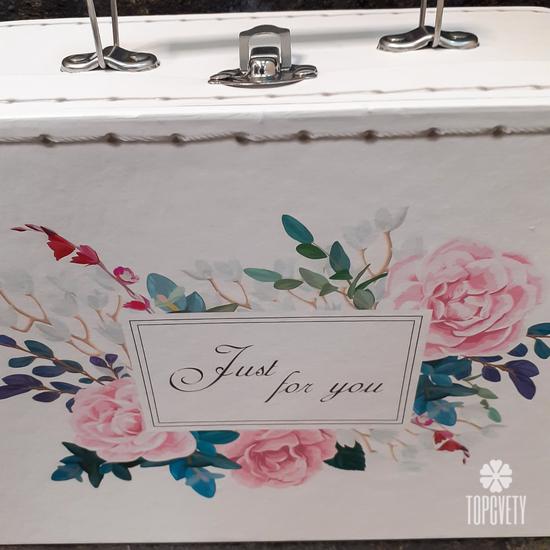 Декоративный чемодан №1