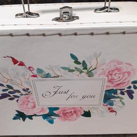 Декоративный чемодан №1