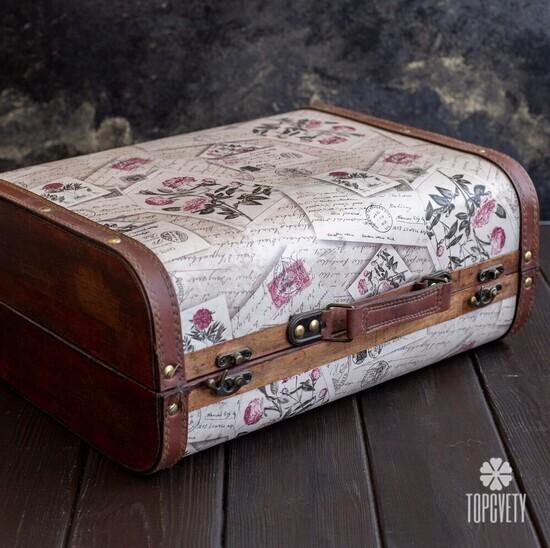 Декоративный чемодан №5
