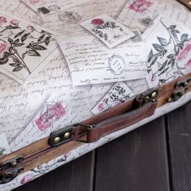 Декоративный чемодан №5