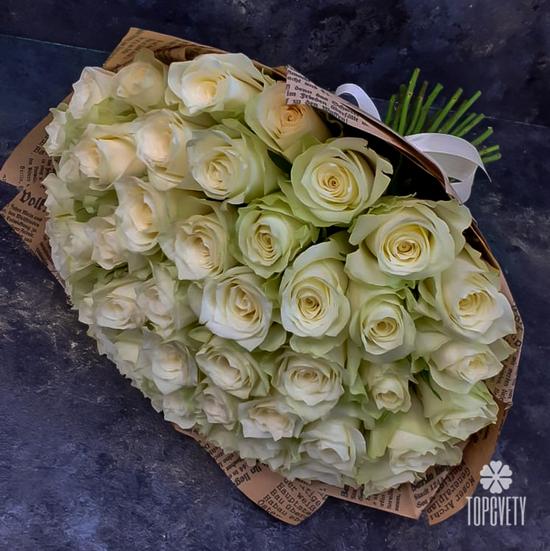 Букет из 51 белой розы 40см