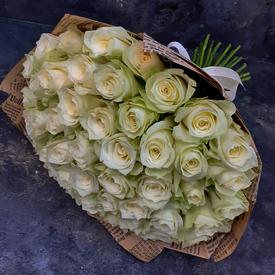 Букет из 51 белой розы 40см