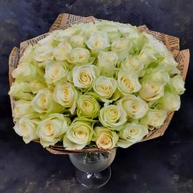 Букет из 51 белой розы 40см