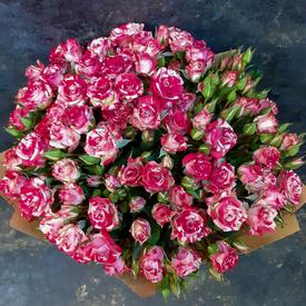 Букет из 15 кустовых роз 50см
