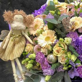 Букет из гортензий, кустовых роз и гербер 