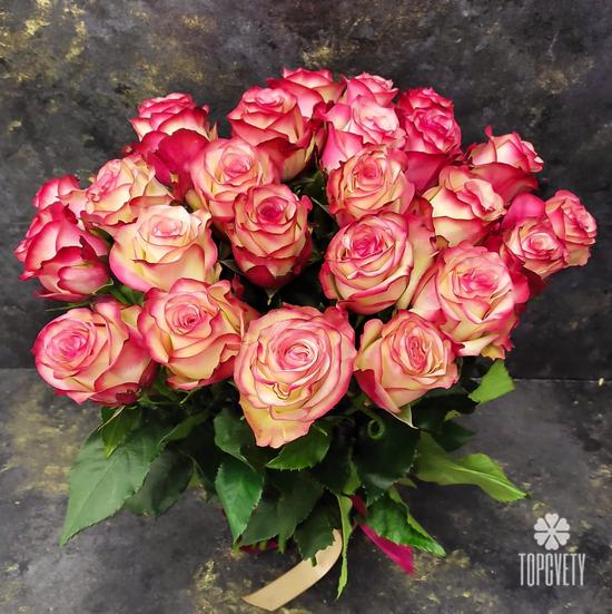 Букет из 21 розовой розы 