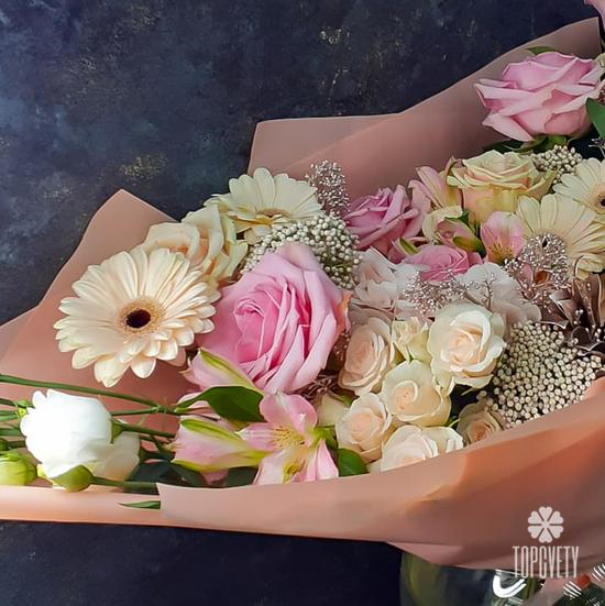 Букет из кустовых роз, гербер и альстромерий