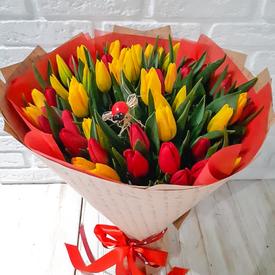 Букет из 51 тюльпана микс