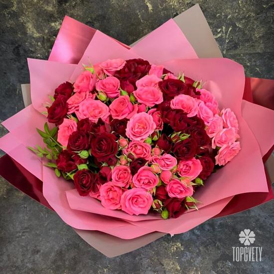 Букет из 21 кустовой розы микс 50см
