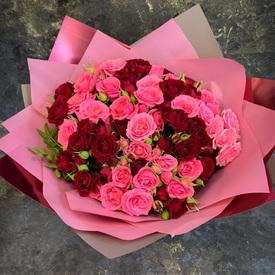 Букет из 21 кустовой розы микс 50см