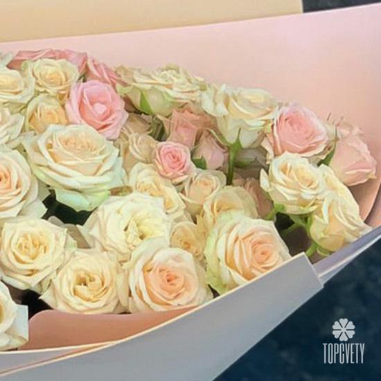 Букет из 21 кремовой кустовой розы 50см