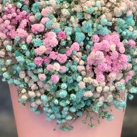 Композиция из гипсофилы в коробке