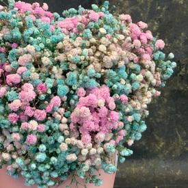 Композиция из гипсофилы в коробке