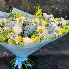 Букет из цветов Кустовой Розы, Белых Пионов, Ромашки, Гортензии, Альстромерии №247