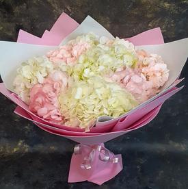 Букет из 7 гортензий микс