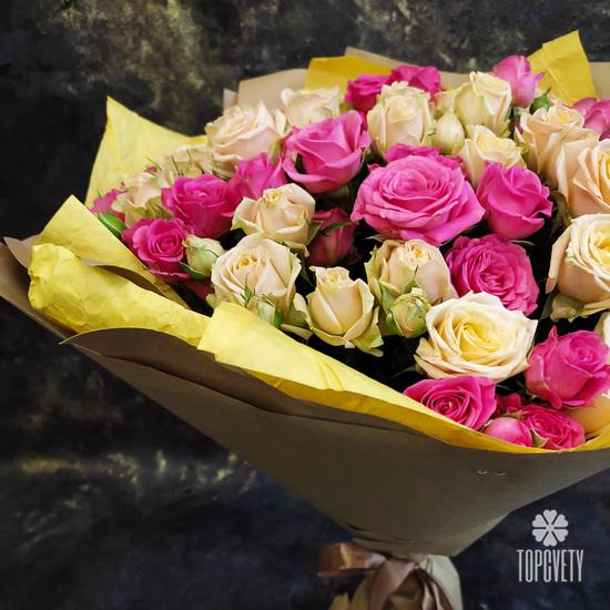 Букет из 19 кустовых роз микс  50см